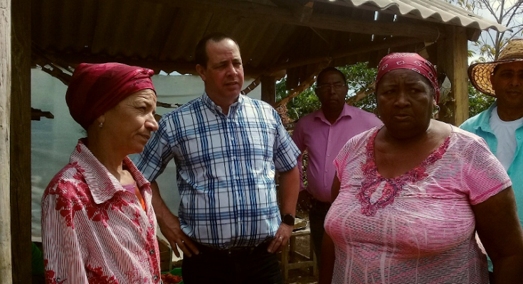 Candidates for the Cuban Parliament from Contramaestre exchange wit the local people