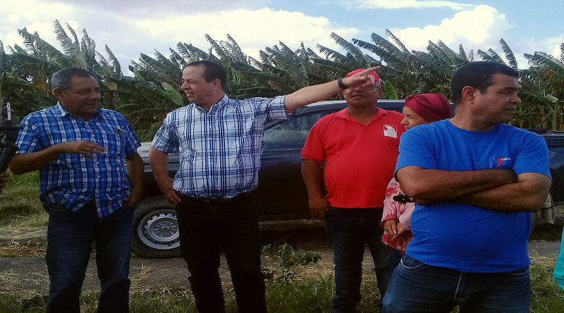 Candidates for the National Parliament for Contramaestre meet with the people 3 In an atmosphere of cordiality and undoubted confidence in the Cuban electoral system, Contramaestre completed in three consecutive days, the tour program in which the three candidates to fill the positions of deputies to the National Parliament for this southeastern municipality, which has more than 104 thousand inhabitants, participated.
1. The candidates for deputies to the National Parliament for Contramaestre are: José Angel Portal Miranda, Minister of Public Health of Cuba, Mayitsis del Toro Fonseca, delegate of Constituency number 3 and Víctor Manuel Montesino Rodríguez, director of the Genetic Company "El Alcázar". On a tour of Jobo de Martí, the funeral route of the Apostle.
Various sectors of production, mainly agricultural as well as varied services, received the candidates, in the tours through enclaves of eight popular councils , prevailing the pride of the villagers for having nominees in which moral, humanist and revolutionary values prevail to represent the people before the highest instance of government in the country because and assert that #MejorEsposible.
2. In fertile areas that the Laguna Blanca Agricultural Enterprise has, the largest productive pole in the province of Santiago de Cuba.
Dr. José Angel Portal Miranda, Minister of Public Health, Víctor Manuel Montesino Rodríguez, director of the Genetic Enterprise "El Alcázar and Mayitsis del Toro Fonseca, Ideological at the local headquarters of the Association of Small Farmers, ANAP are the candidates for Contramaestre, who in each site visited received the support paid by pioneers, students, teachers, artists, artists, farmers, workers, in short, by the people as a whole.
The main challenges before each productive challenge and of the services in the middle of the current economic panorama that Cuba lives because of the North American blockade against Cuba and for the effects of the pandemic for Covid 19, transcended in many of the meetings as well as the commitment to work united for the popular well-being and attached to the Socialist Revolution.
3. Unidad Económica Básica, Procesadora de Café "Rolando Ayud", formerly Banco de Fomento Agrícola e Industrial de Cuba, BANFAIC. Site where the Rebel Army, in 1958 and under the command of Fidel Castro Ruz, fought the last battle in eastern Cuba against the dictatorship of Fulgencio Batista.
The Coffee Processing Companies "Rolando Ayud and Tropical S:A, the agricultural productive poles El Rincón and Laguna Blanca, improved units of gastronomy and commerce, medical offices, and cultural institutions of special historical significance such as the Remanganaguas Cemetery, National Monument site were among the places visited by the candidates accompanied by the top leadership of the Party, government and Local Administration Council.
4. National Monument Site. One day after the fall of José Martí in combat in Dos Ríos, his corpse receives the first burial in the Remanganaguas cemetery when it was transferred to Santiago de Cuba by the Spanish troops.
Also, to rural communities located more than 20 kilometers from the municipal capital, such as Jobo Martí and La Sociedad, the candidates arrived, interested in learning about commitments in favor of food sustainability, quality in the provision of public health services and education as well as the main transformations in social policy.
5. Candidates for Congress together with pioneers of the "José Martí" elementary school, in the community of La Sociedad, 21 kilometers from the city of Contramaestre.
Other centers such as the radio station "Grito de Baire", educational institutions and the hospital. , educational institutions and the "Orlando Pantoja Tamayo" general hospital were part of the tour of the candidates for a new Legislature of the National Assembly of People's Power for this jurisdiction in eastern Cuba, after the parliamentary elections scheduled for March 26.
