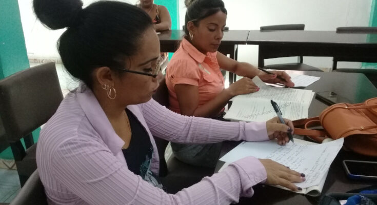 Training the electoral authorities in Contramaestre for National Elections