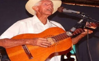 In Maffo, traditional music has a name: Cachao 1 For Maffo, traditional music has a name: Cachao.