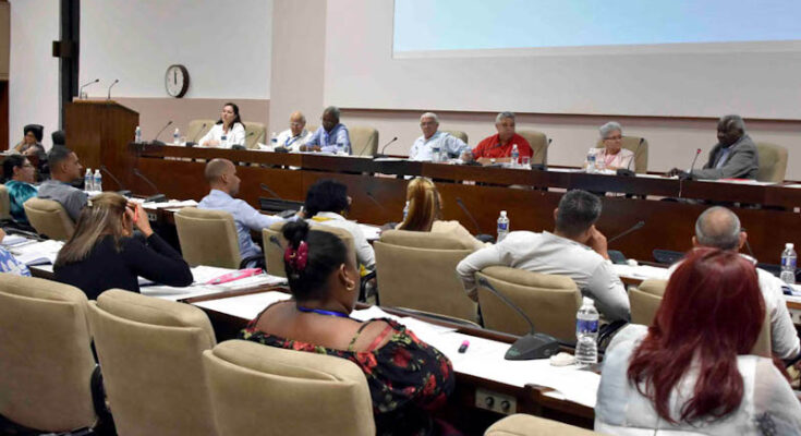 Cuban Parliament’s working commissions debate social issues