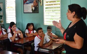 Cuban teachers, happy about their work 1 Cuban teachers, happy about their work