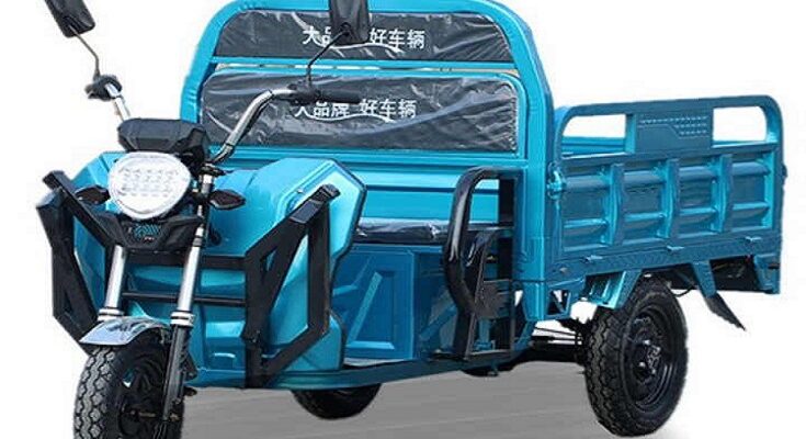 Mayito: a private transporter in solidarity with his people