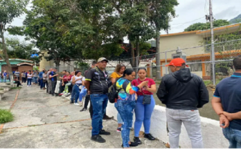 International Observers Highlight Transparency During Popular Consultation in Venezuela 1 International Observers Highlight Transparency During Popular Consultation in Venezuela