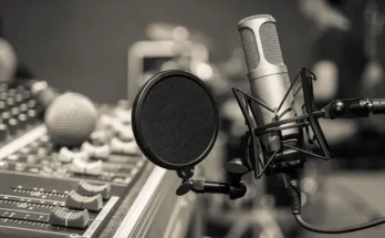 Radio, a glance at its history 1 Radio, a glance at its history