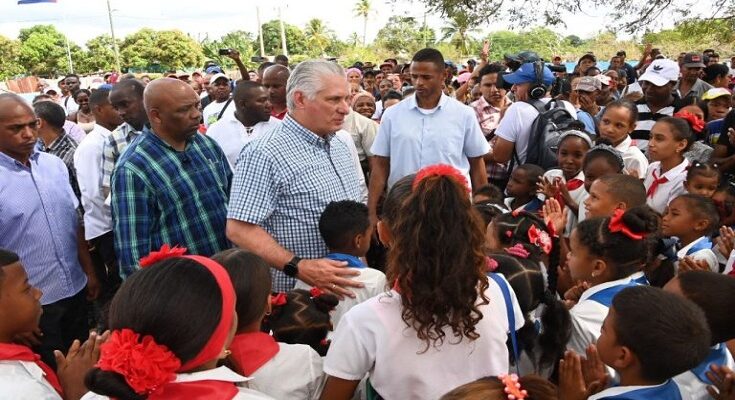 Cuban President tours works of economic and social interest in Guantánamo and Santiago