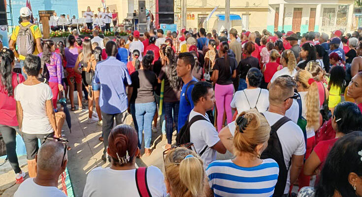 Maffo in full regalia for July 26th 1 Maffo hosts ceremony for the 26 of July, National Rebelion Day