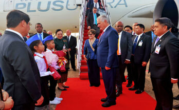 Cuban President Arrives in Laos 1 2.016 / 5.000 Cuban President Arrives in Laos