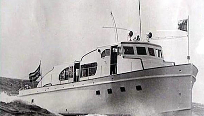 Dawn Came from the South with the Yacht Granma 1 Granma Yackt