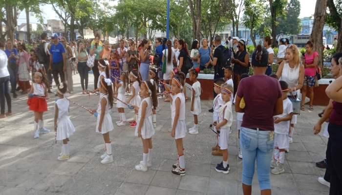 Children in Contramaestre honor José Martí 4 Children in Contramaestre honor Jose Marti