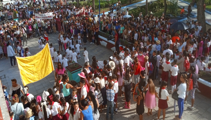 Children in Contramaestre honor José Martí 1 Children in Contramaestre honor Jose Marti