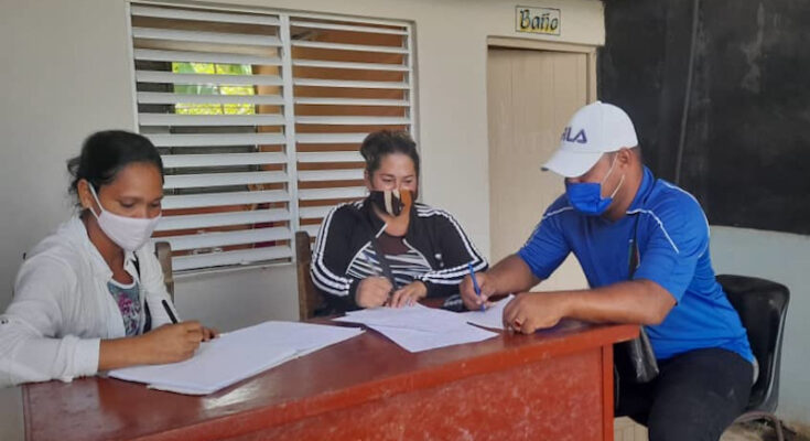 Laboran trabajadores sociales con familias vulnerables de Pueblo Nuevo 1 Trabajadores sociales atienden a familias vulnerables