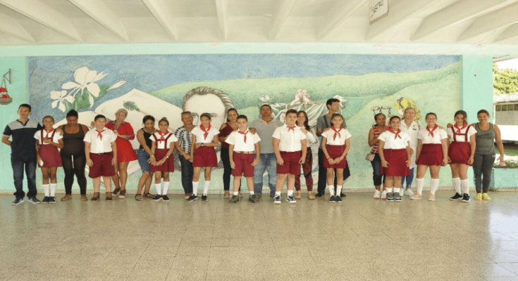 Érika, Plata con sabor a Oro 1 Erika, entre los niños premiado en concurso, Contramaestre