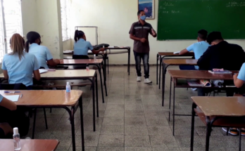 A las aulas más de 17 mil alumnos y estudiantes en Contramaestre y resistencia