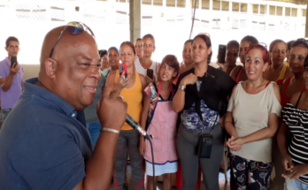 Waldo Mendoza canta en Contramaestre