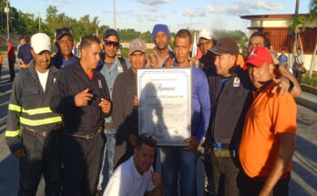 Brigada de linieros de Contramaestre en Pinar del Río contribuyen a la recuperación tras el paso del huracán Ian