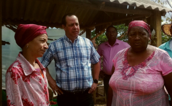 Candidatos al Parlamento Nacional por Contramaestre departen con el pueblo