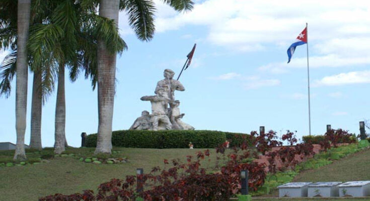 Raúl y Díaz-Canel encabezaron acto por el Tercer Frente Oriental