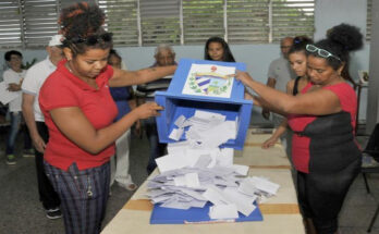 escrutinio en elecciones parlamentarias en Cuba