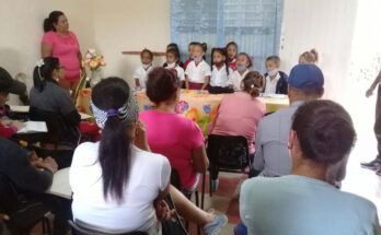 Evalúan desarrollo del Programa Educa a tu hijo en Pueblo Nuevo