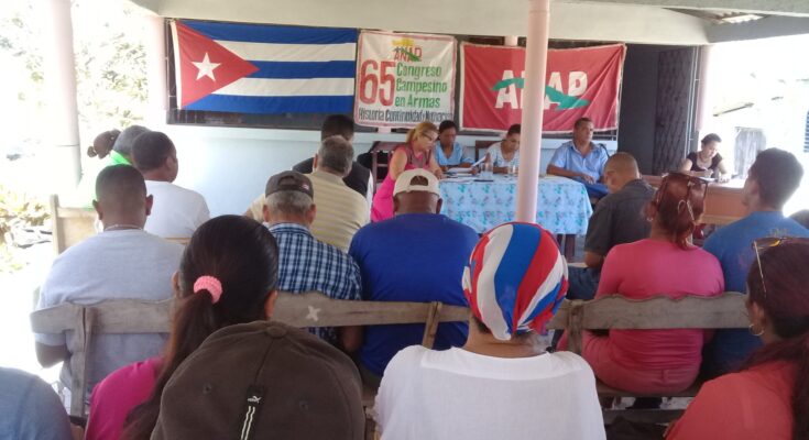 Campesinos de Contramaestre recuerdan a Fidel en su día