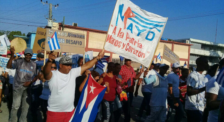 A crecer el corazón este Primero de mayo 1 Contramaestre a la Patria Manos y Corazón en desfile por el Día de los trabajadores