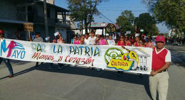 Contramaestre desfila por el 1ro de Mayo