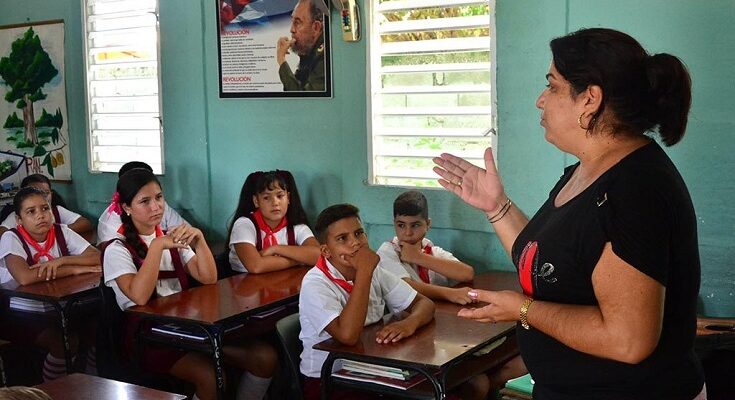 Realizar clases desarrolladoras, una vía para potenciar la enseñanza de las Ciencias 1 curso escolar en Contramaestre. Enseñanza de la Ciencias