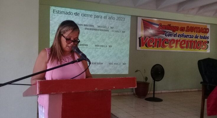 Contramaestre evalúa plan económico social 2024