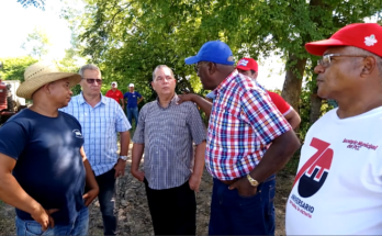 Salvador Valdés Mesa revisa producción de alimentos en Contramaestre