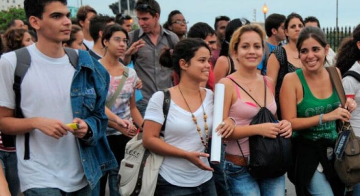 Juventud es… 1 Juventud celebra su día. OPJM y UJC