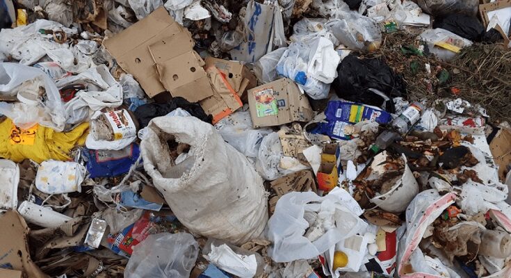 Basura por doquier, problema creciente 1 Contramaestre vive crisis con la recogida de Basura