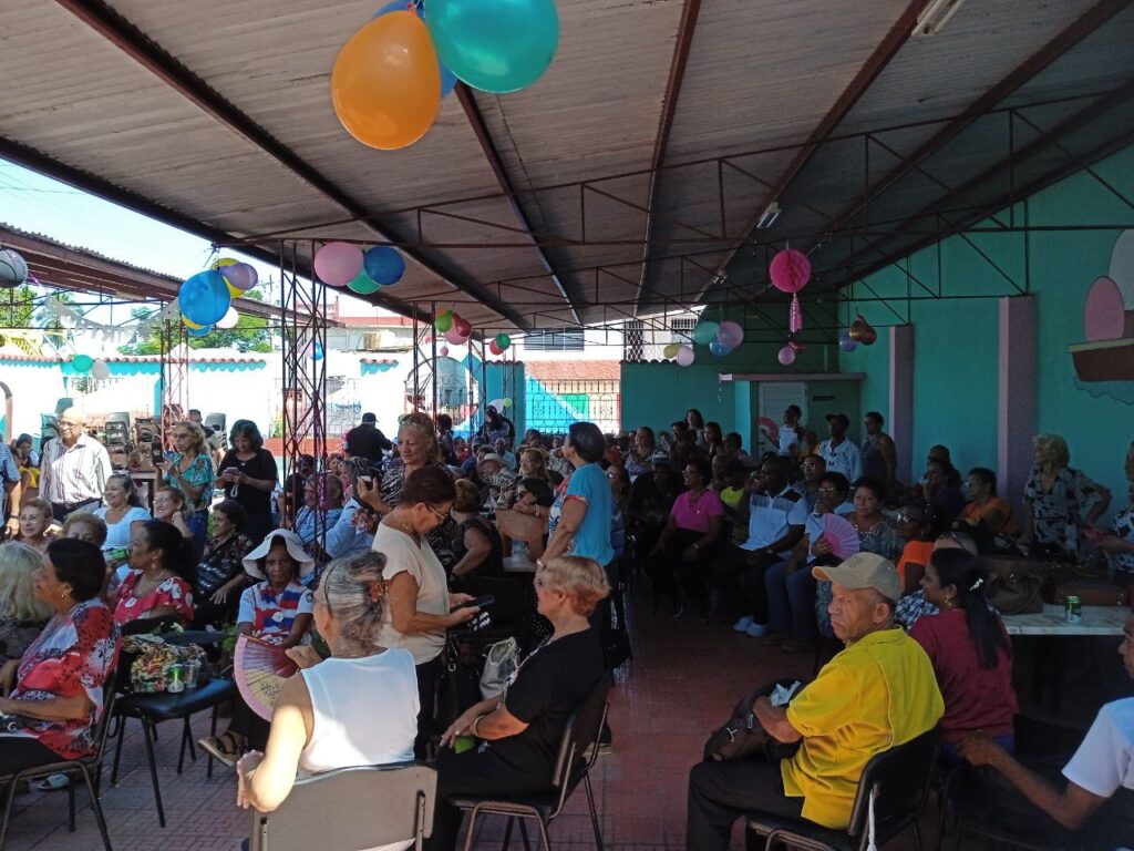 Celebran Bungueros Guerreros de Cuba aniversario 50 de creadas las escuelas en el campo 3 Contramaestre recibe al Grupo Bungueros Guerreros de Cuba