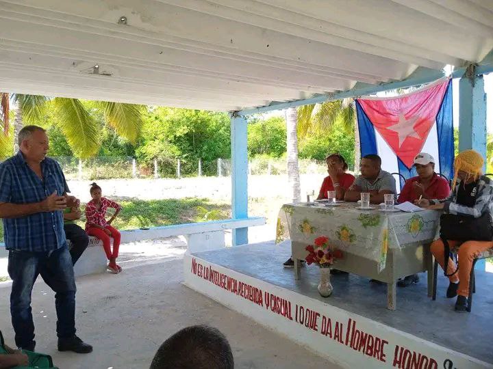 Contramaestre en ejercicio de más alta fiscalización a la Agricultura 4 Diálogo con trabajadores de los diputados a la ANPP en visita a Contramaestre en ejercicio de fiscalización a la Agricultura