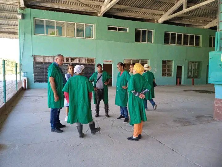 Contramaestre en ejercicio de más alta fiscalización a la Agricultura 2 Recorrido de trabajo por fábrica de Pienso Seco por los diputados a la ANPP en ejercicio de fiscalización a la Agricultura