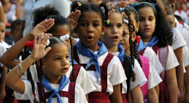 Pioneros de Contramaestre rinden tributo a José Martí