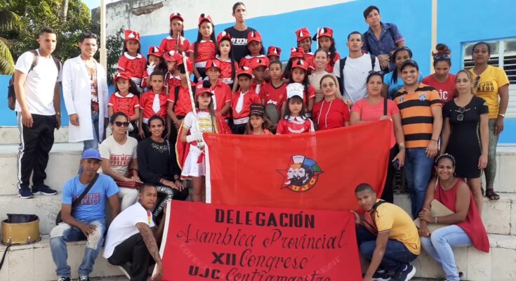 Abanderamiento por el XII Congreso de la UJC