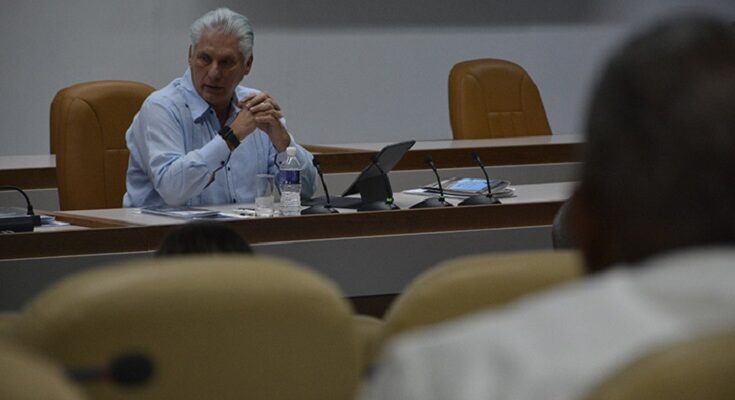 La educación superior por una innovación socialista 1 La educación superior por una innovación socialista