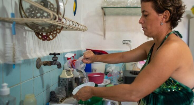 Mujer sin pago ni vacaciones 1 Día Internacional de la Mujer