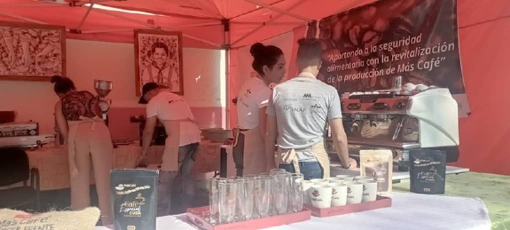 Realizan en Contramaestre expo-venta de café 4 Sin tVVitulo