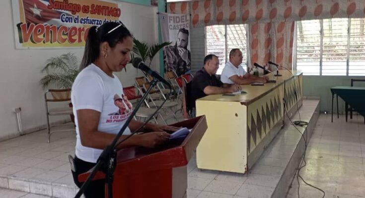 Efectuada plenaria por el Primero de Mayo en Contramaestre 1 Plenaria del Primero de Mayo en Contramaestre