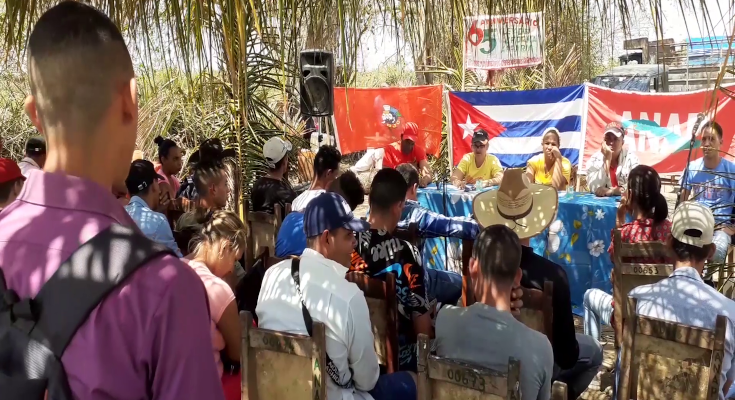 Jóvenes y campesinos de Contramaestre caminan juntos hacia la celebración de sus respectivos aniversarios