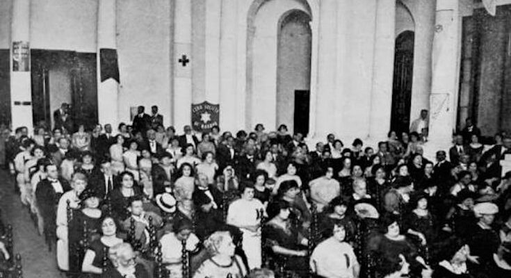 Primeras mujeres que llevaron la luz de la verdad 1 Primeras voces femeninas que llevaron la luz de la verdad.