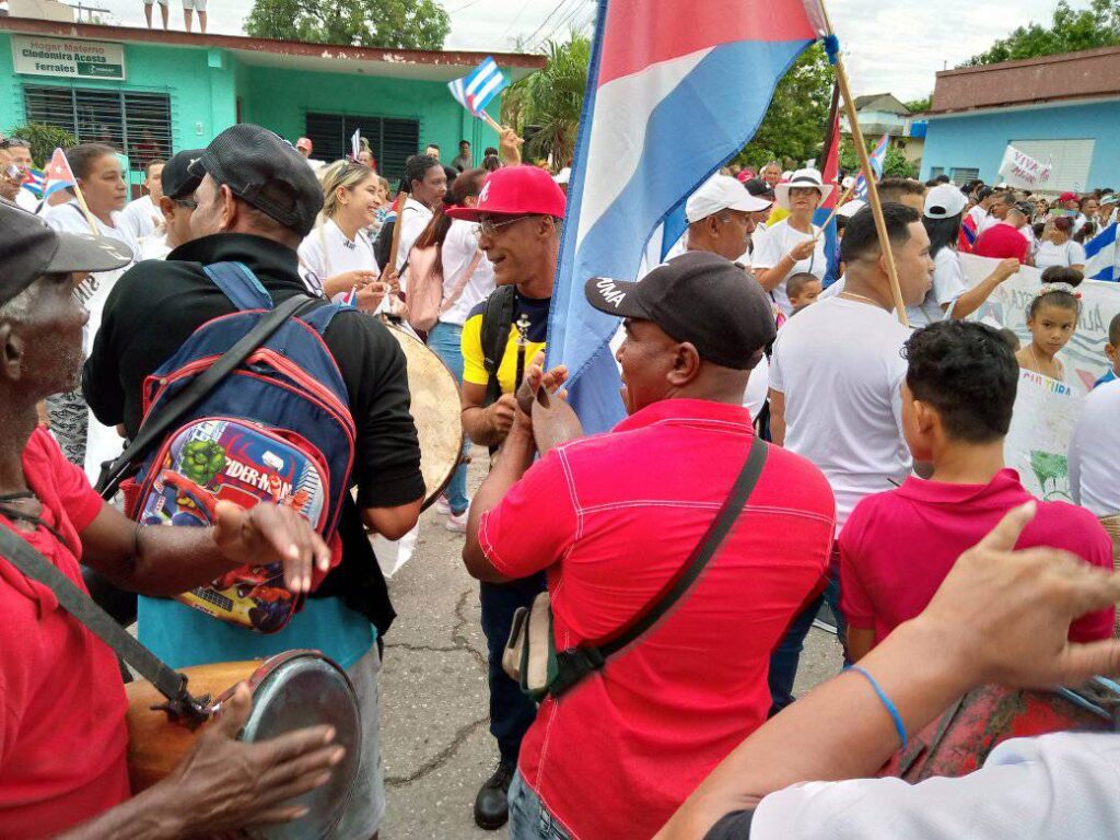 Inicia desfile por el Día Internacional del Proletariado en Contramaestre 4 440800193 7471306056309962 580023710225509449 n