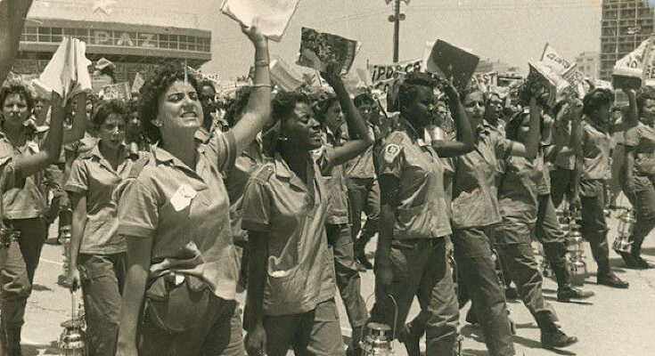 Los primeros en llevar la luz de la enseñanza 1 Contingente de Maestros Voluntarios, llevando la luz de la enseñanza a rincones de Cuba