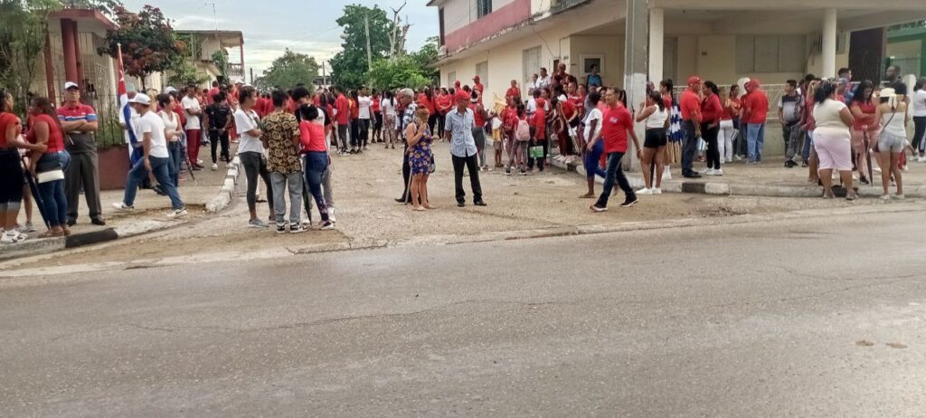 El pueblo de Contramaestre se concentra para otro desfile por el Primero de mayo 3 photo 2024 05 01 07 46 20