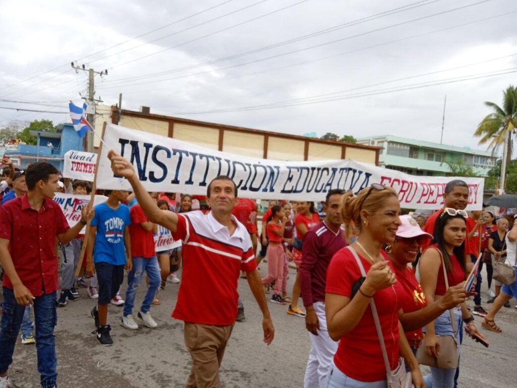 Inicia desfile por el Día Internacional del Proletariado en Contramaestre 12 photo 2024 05 01 08 42 55 1