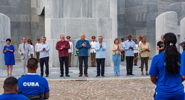 Abanderan a las delegaciones cubanas olímpicas y paralímpicas para los Juegos de París 2024 1 Cuba en Juegos de París 2024