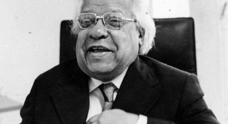 photo 4949528331070581810 x 2