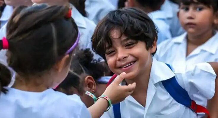 La alegría retorna a las escuelas 1 La alegría de los estudiantes vuelve a las escuelas